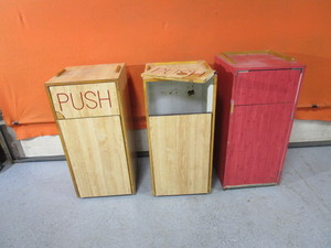 lot 25 image: Trash Receptacles