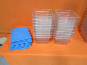 lot 82 image: (18) Plastic Food Bins (10) Lids 9x12x6