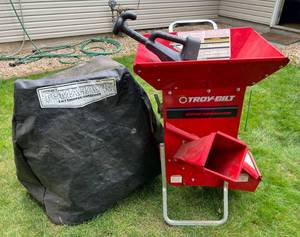 Troy-Bilt Super Tomahawk Gas Powered Wood Chipper With Cover Barely Used s