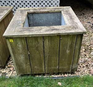 Wood Metal Lined Planter Boxes With Wheels 27 12 x 27 12 x 23&nbsp ud