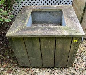 Wood Metal Lined Planter Boxes With Wheels 27 12 x 27 12 x 23&nbsp ud