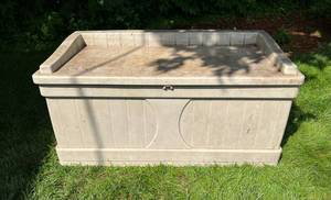 Plastic SunCast Deck Box 53L x 27D x 23D ud