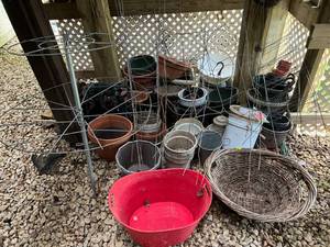 Large Group Including Plastic Plant Pots, Wire Tomato Cages And Strawberry Trellis ud