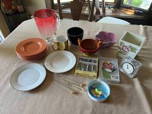 Group Misc. Including Bowls, Plates And More ( No Cracks Or Chips) ud
