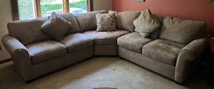 Bauhaus Brand 3 Piece Sectional Couch With Pillows L
