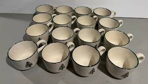 Group Of 16 Furio Christmas Theme Soup Mugs Like New d