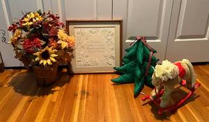Misc. Christmas Items ub