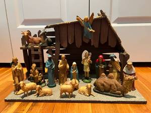 Vintage Nativity Set With Figures ub