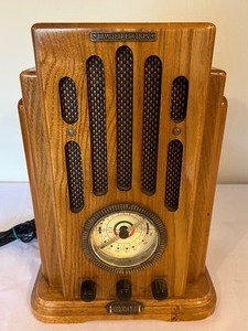 lot 43 image: Crosley Limited Edition Radio