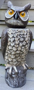 lot 107 image: Two Outdoor Owl Figurines
