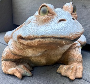 lot 108 image: Six Adorable Garden Creatures