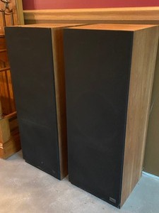 lot 10 image: Pair of Floor VECTOR Speakers