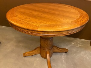 lot 60 image: Very Nice Oak Reversible Game Table