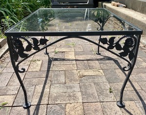 lot 116 image: Vintage Glass Top Coffee Table with Decorative Metal Base