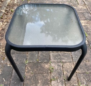 lot 118 image: Outdoor Patio Side Table