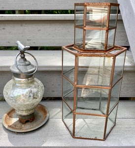 lot 140 image: Variety of Garden Decorative Items