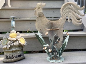 lot 157 image: Garden Decor Items