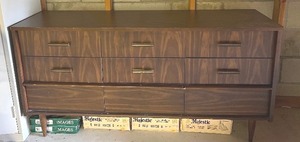 lot 18 image: Mid Century Dresser