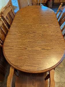 lot 215 image: Vintage Oak Dining Set