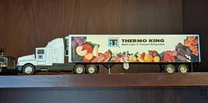 lot 231 image: Thermo King Toy Trucks