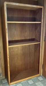 lot 93 image: Oak Bookshelf