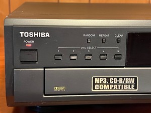 lot 90 image: Toshiba Five Disc Carousel Changer- Toshiba SD-2715