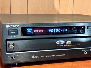 lot 89 image: Sony Five Disc Compact Disc Player - Sony CDP C705 CD Player