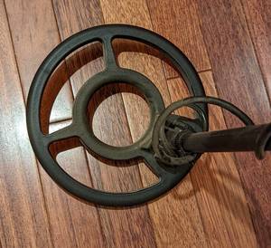lot 233 image: Alpha 2000 Metal Detector