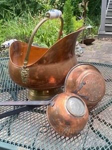lot 172 image: Decorative Copper Items