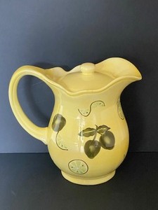 lot 196 image: Beverage Pitcher and Tumbler Set