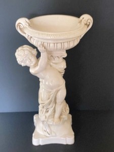 lot 83 image: Adorable Cherub Planter