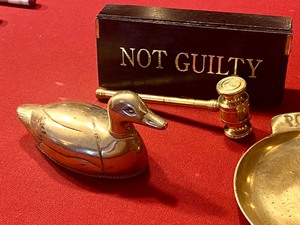 lot 207 image: Fun Vintage Items