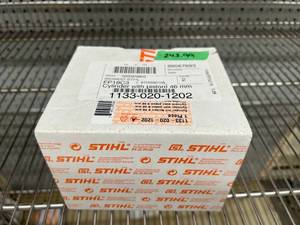 lot 21 image: New Stihl 1133-020-1202 FP19C3 Cylinder with Piston
