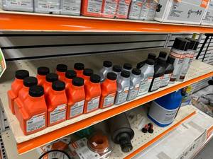 lot 67 image: Stihl 2 Cycle Oil & Penetrating Spray