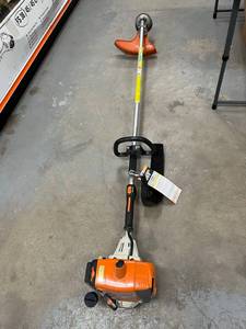 lot 80 image: New Stihl FS250 Trimmer