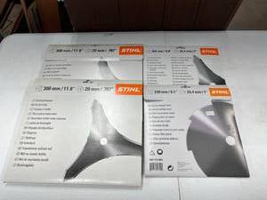 lot 95 image: Stihl Brush Knives