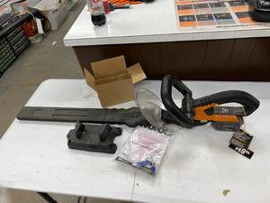 lot 147 image: New Worx 24V Hedge Trimmer
