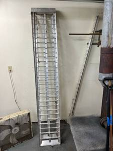 lot 185 image: Aluminum Loading Ramps