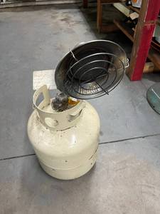 lot 193 image: Propane Tank with Heater