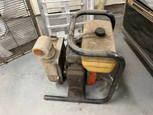 lot 194 image: Water Pump