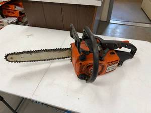 lot 196 image: Stihl 011 AV Chain Saw