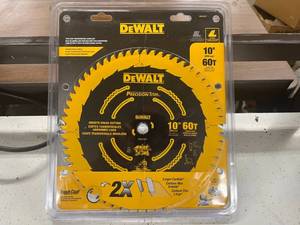 lot 205 image: DeWalt 10 Blade