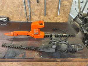 lot 229 image: Hedge Trimmers