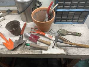 lot 243 image: Garden Tools