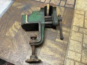 lot 254 image: Vice