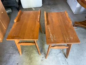 lot 442 image: Side Tables