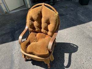 lot 446 image: Chair - Rocks