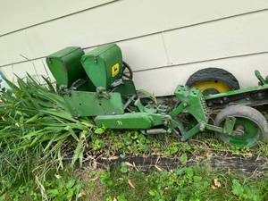lot 316 image: John Deere Planter