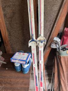 lot 323 image: Cross Country Skis, Shoes & Binders
