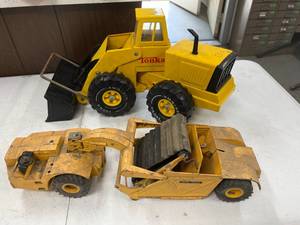lot 346 image: Tonka & John Deere Toys
